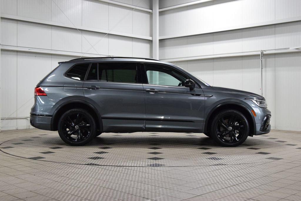Used 2023 Volkswagen Tiguan SE R-Line AWD/4WD image 9