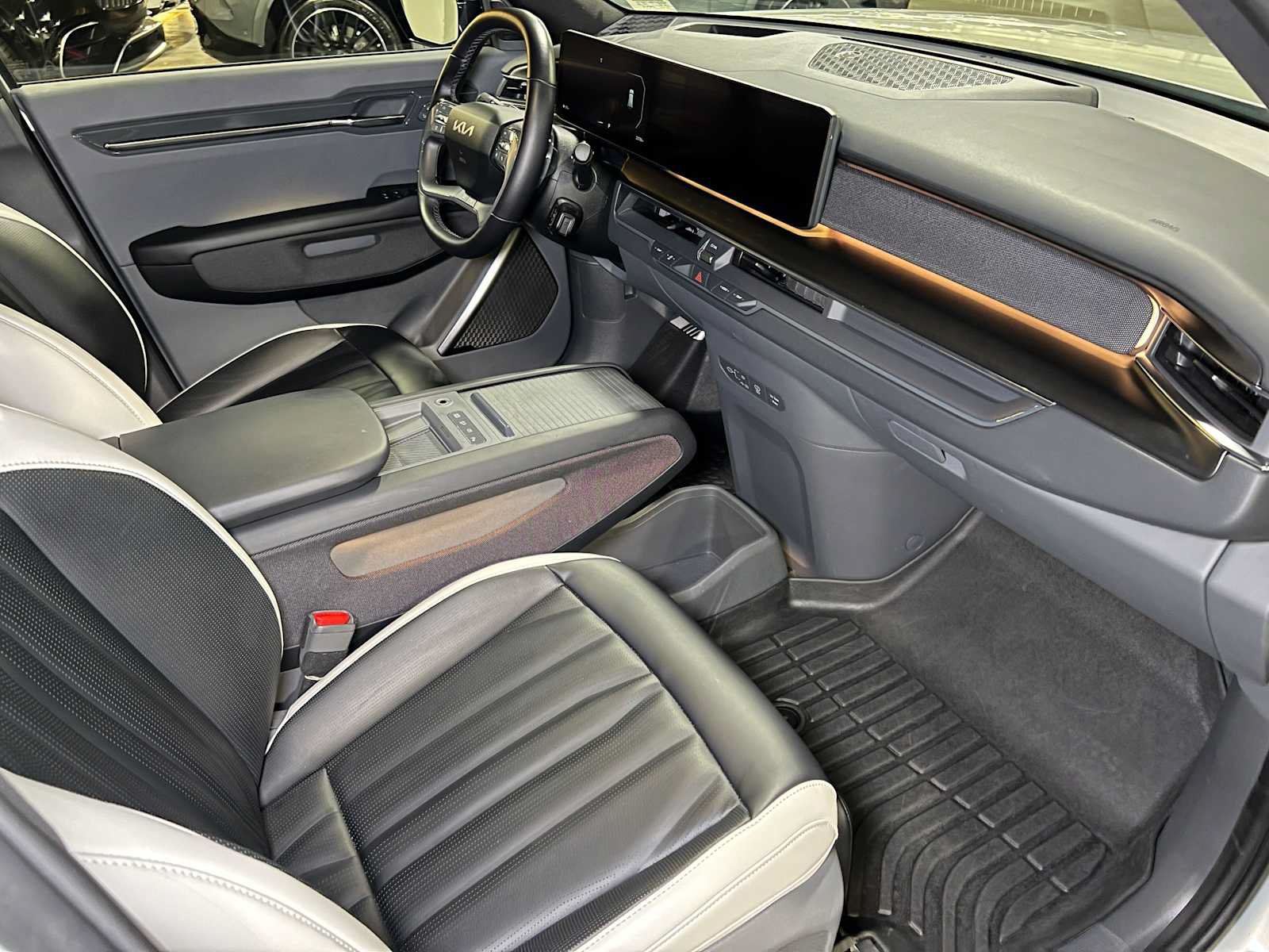 Used 2024 Kia EV9 GT-Line AWD/4WD image 11