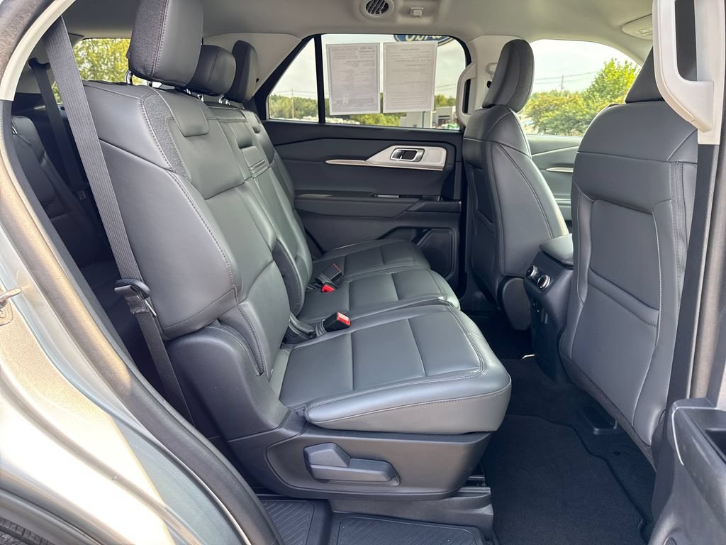 Used 2025 Ford Explorer Active w/ Active Comfort Package AWD/4WD image 39