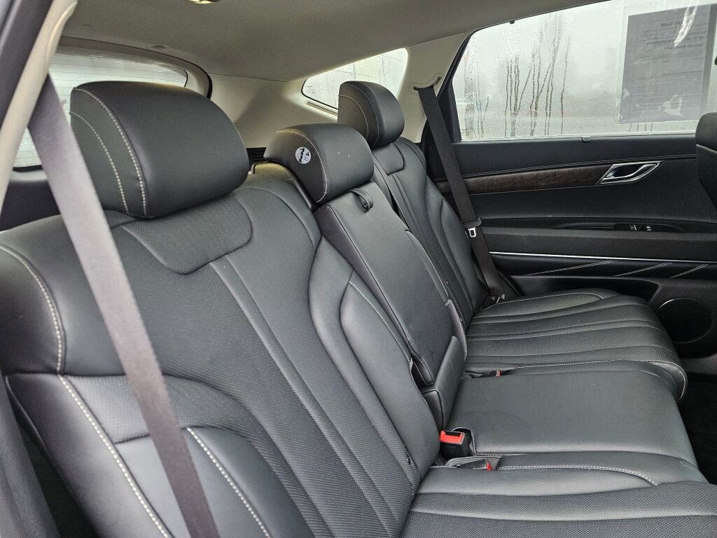 Used 2024 Genesis GV80 3.5T image 16