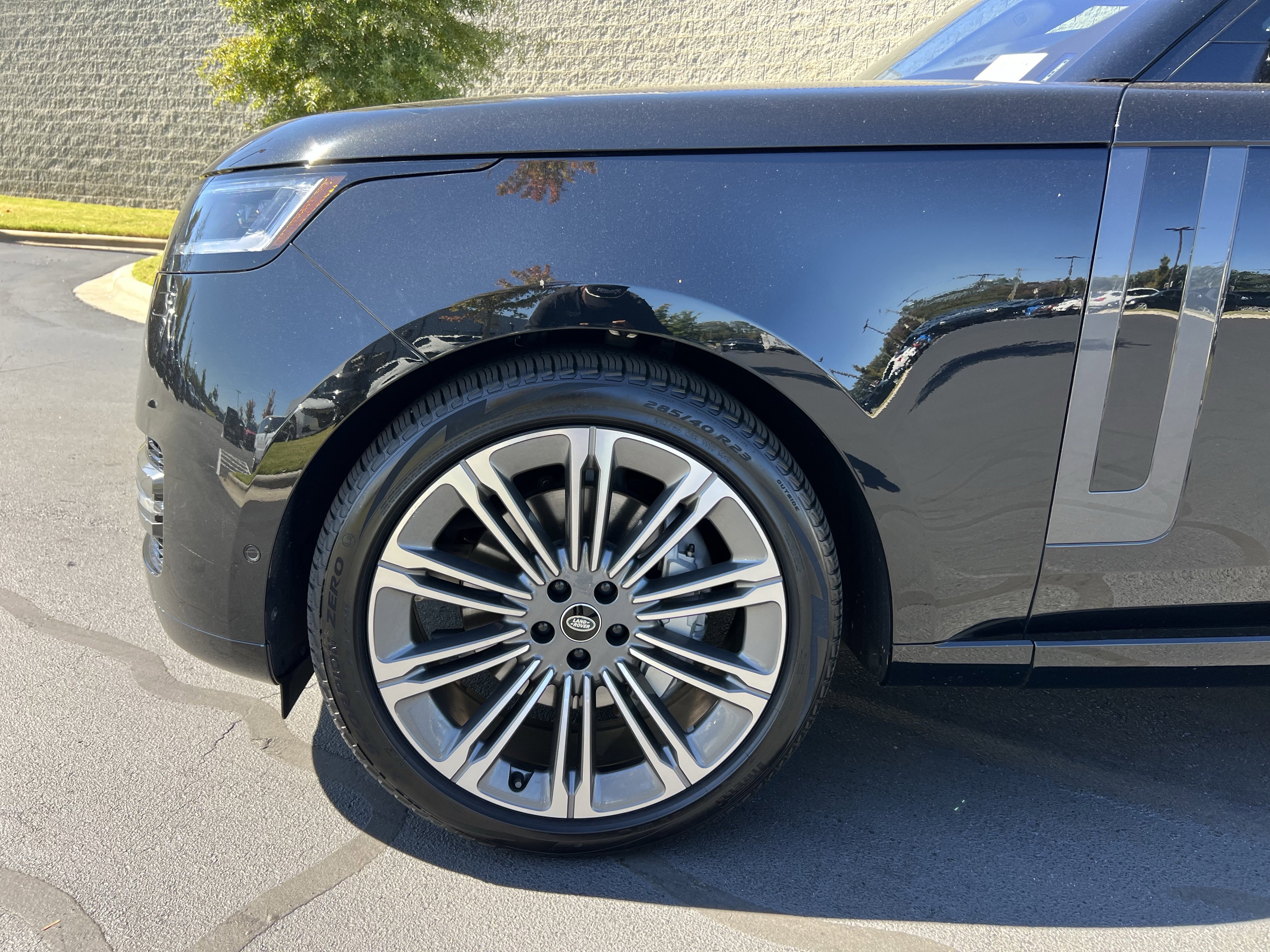 Used 2023 Land Rover Range Rover SE image 38