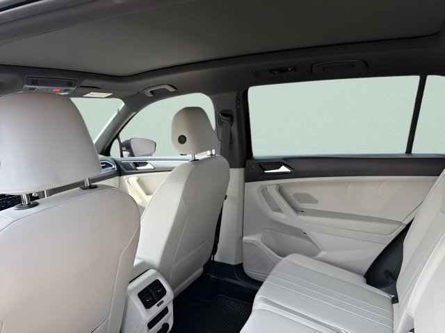 Certified 2024 Volkswagen Tiguan SE R-Line AWD/4WD image 7