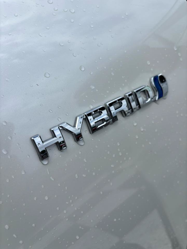 Used 2021 Toyota Venza LE AWD/4WD image 32