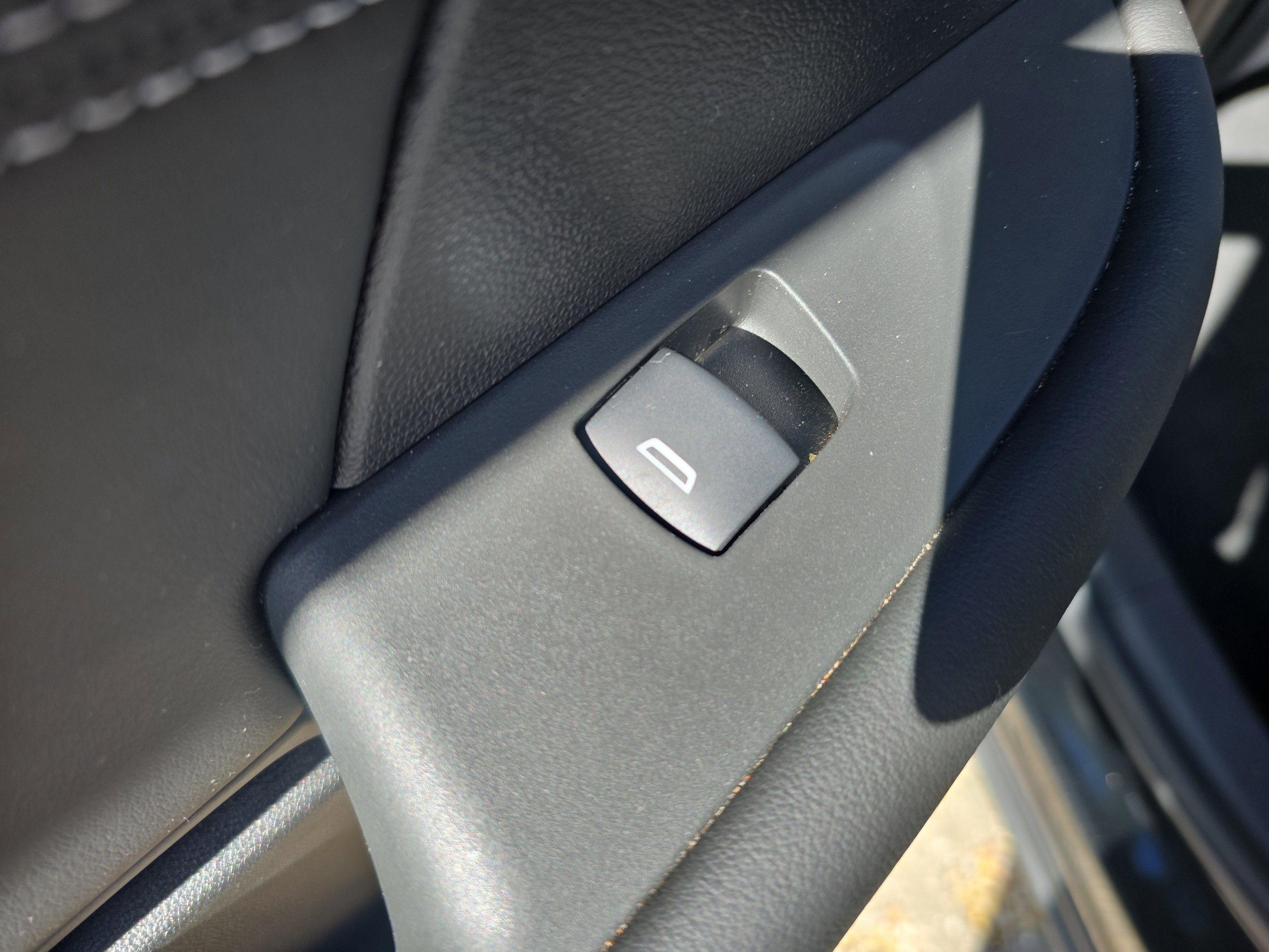 Used 2023 Buick Envision Essence image 12