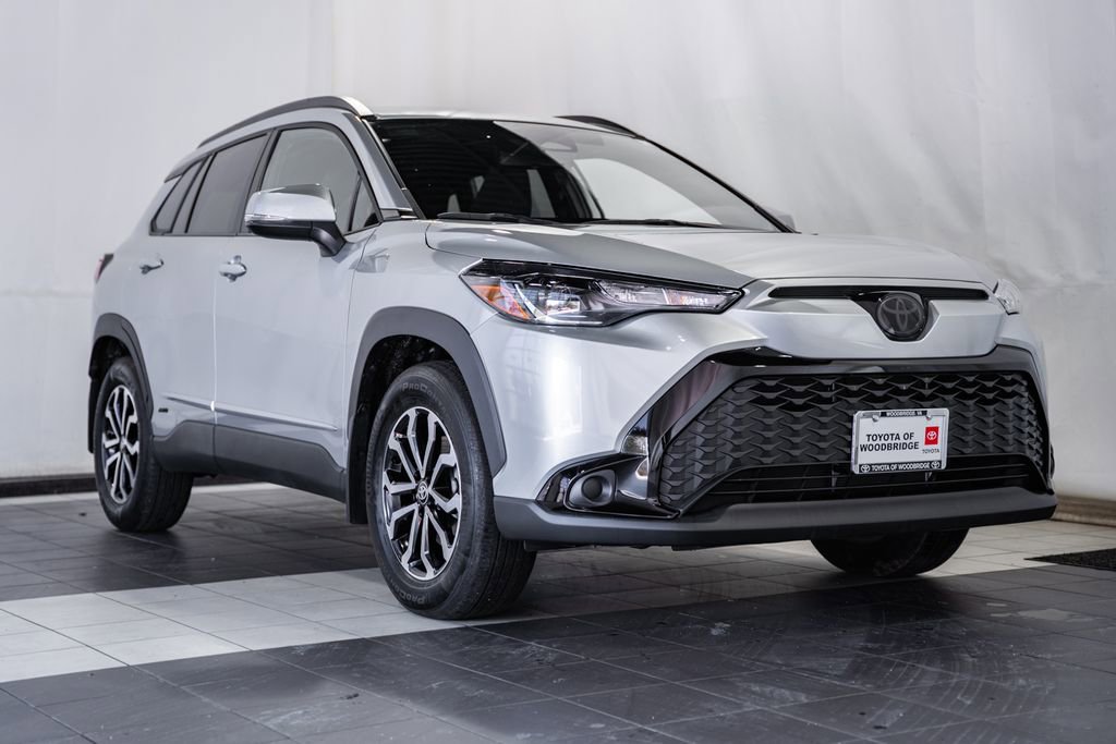 Used 2024 Toyota Corolla Cross SE image 1