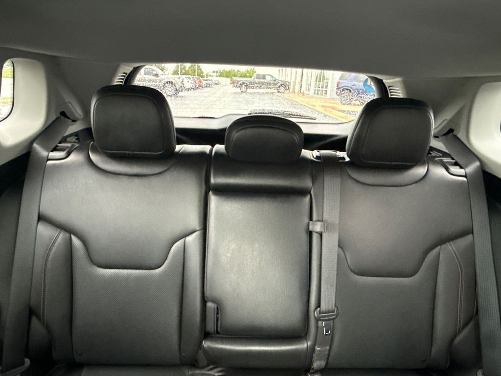 Used 2022 Jeep Compass Limited AWD/4WD image 19