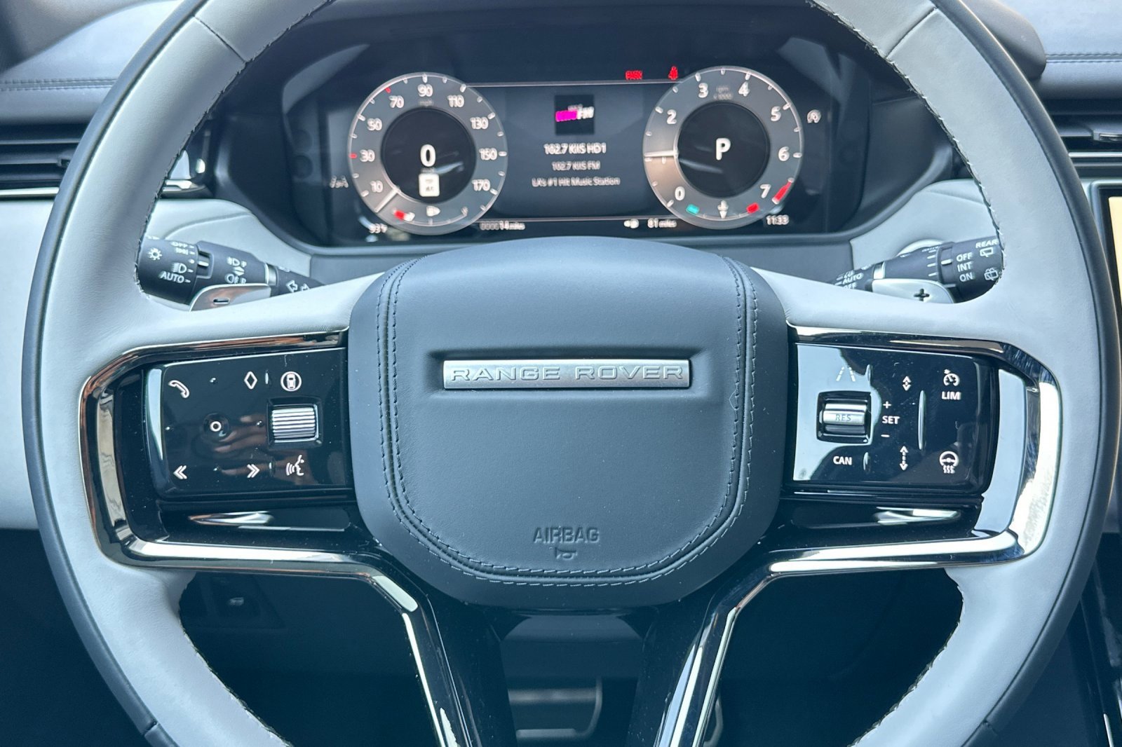 New 2026 Land Rover Range Rover Velar Dynamic SE image 27