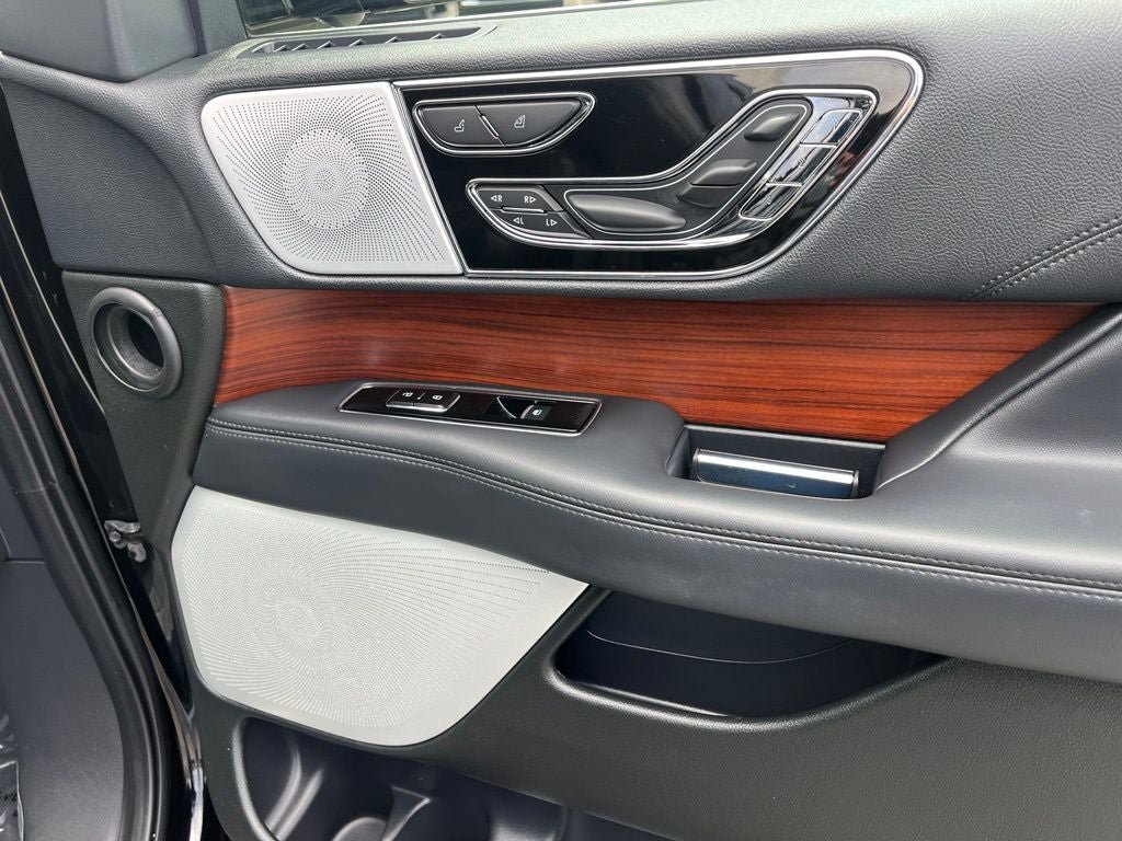 Certified 2023 Lincoln Navigator L Reserve AWD/4WD image 23