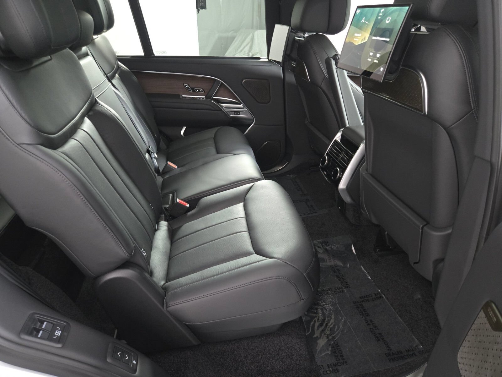 New 2026 Land Rover Range Rover Long Wheelbase Autobiography AWD/4WD image 18