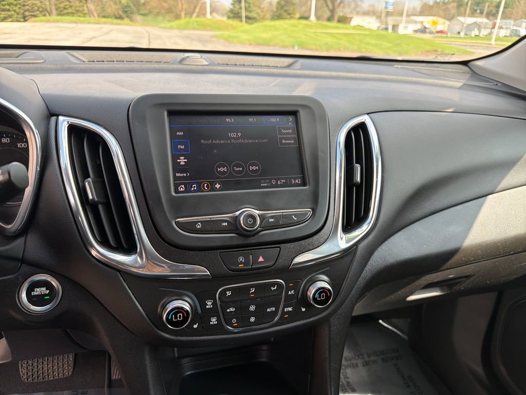 Used 2023 Chevrolet Equinox LT image 16