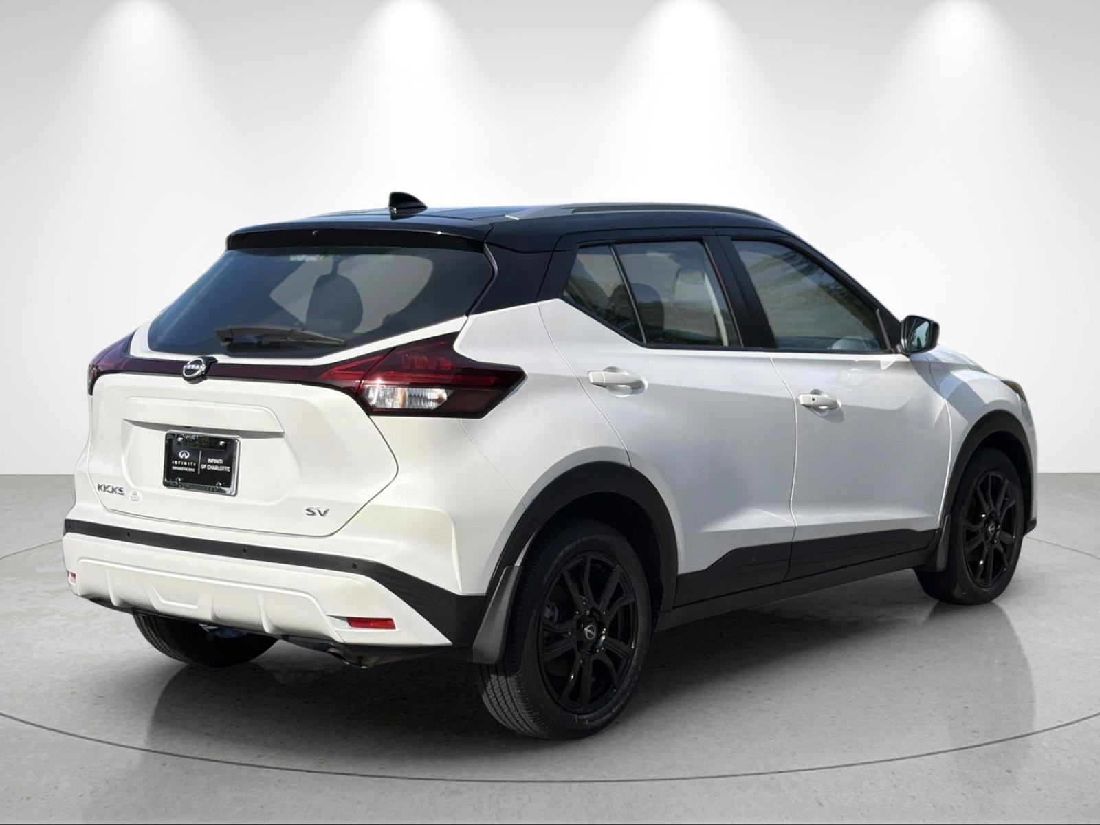 Used 2023 Nissan Kicks SV FWD image 5