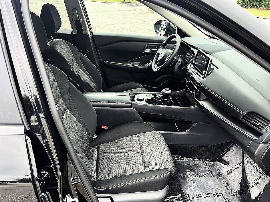 Certified 2024 Nissan Rogue SV AWD/4WD image 17