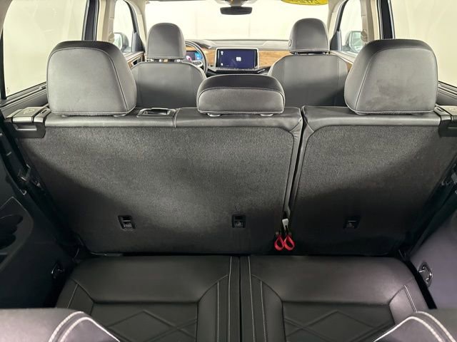 Used 2025 Volkswagen Atlas SE image 21