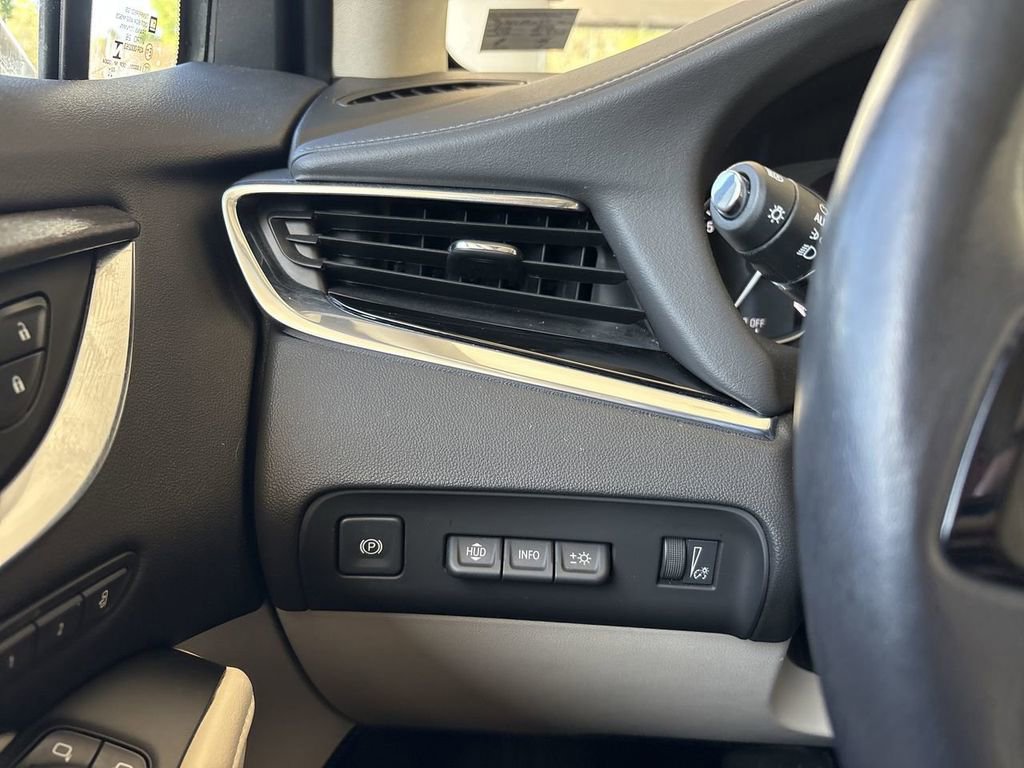 Certified 2024 Buick Enclave Avenir w/ Avenir Technology Package image 18