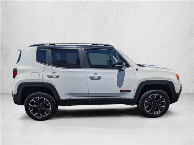 Used 2023 Jeep Renegade Trailhawk AWD/4WD video 4