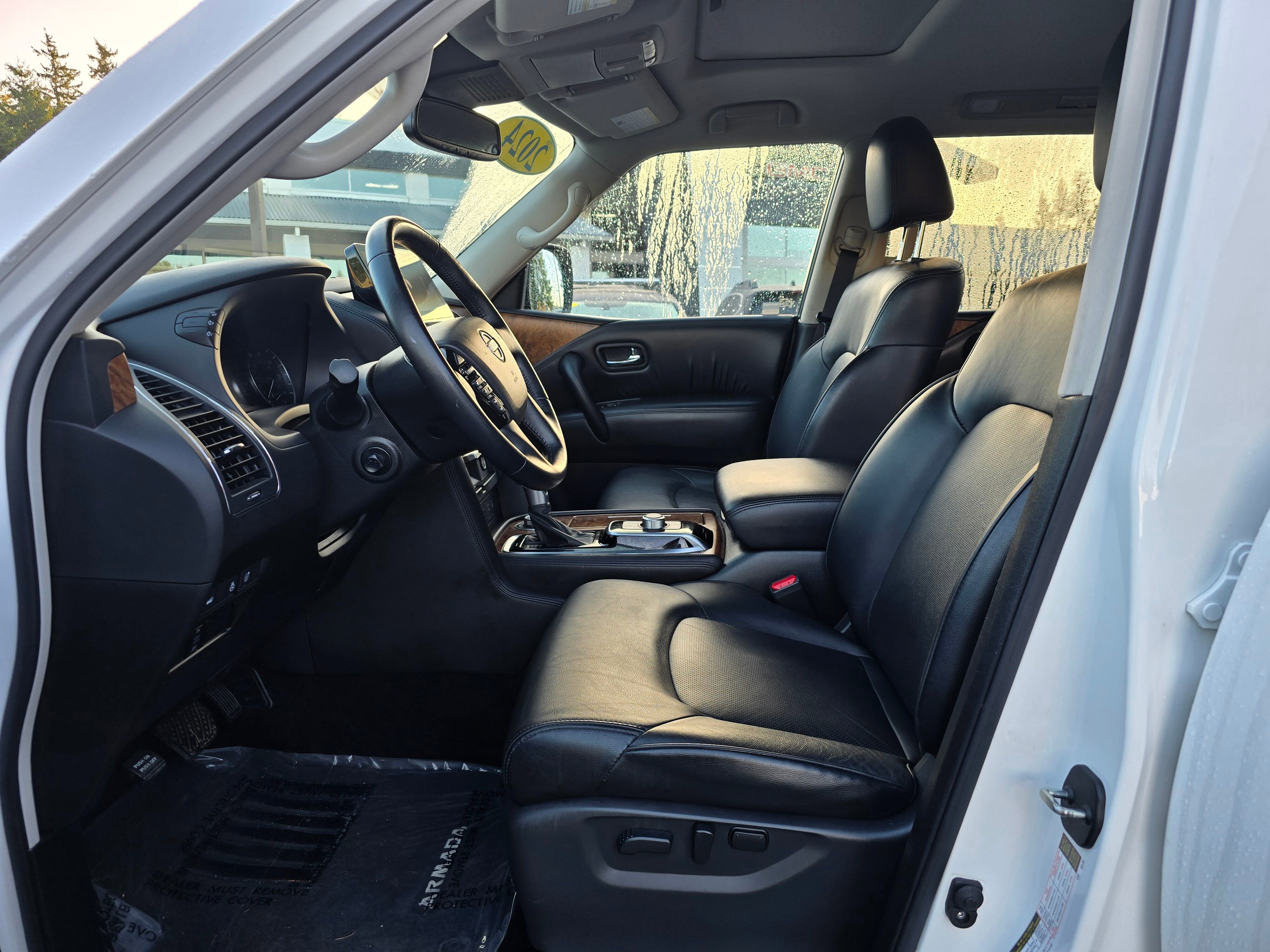 Used 2024 Nissan Armada SL image 18