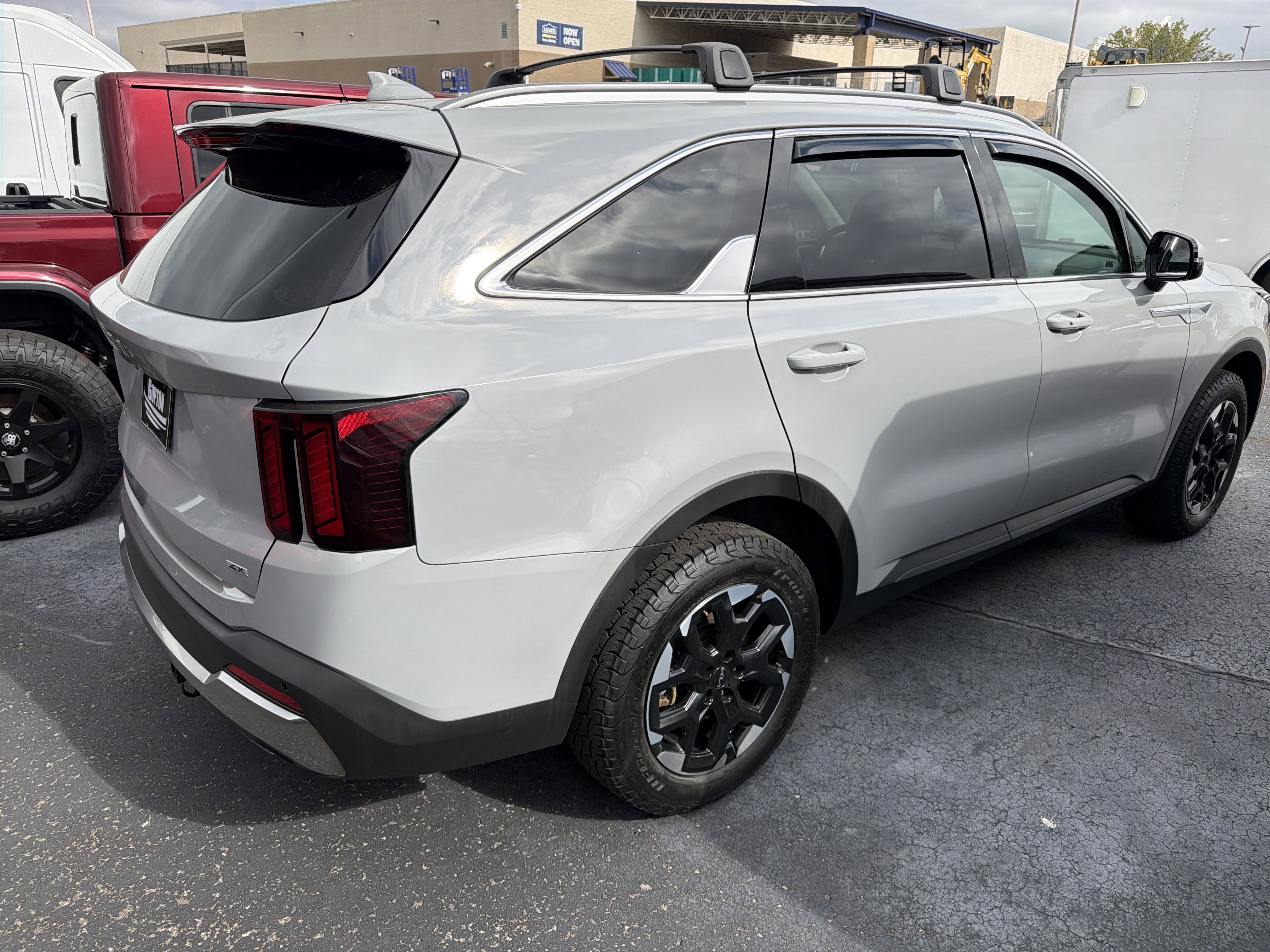 Used 2024 Kia Sorento S w/ Panoramic Sunroof Package image 9