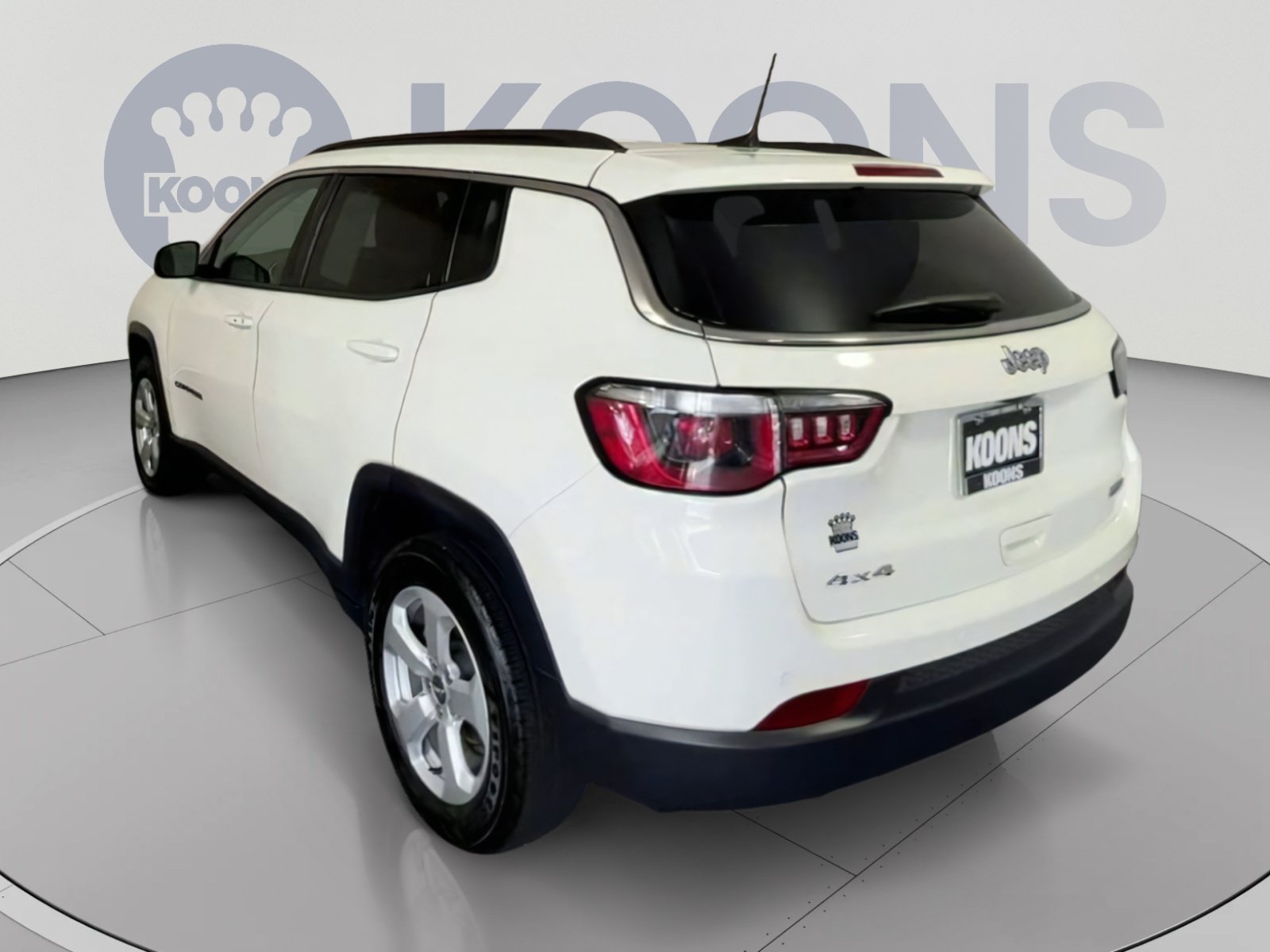 Used 2019 Jeep Compass Latitude w/ Popular Equipment Group AWD/4WD image 10