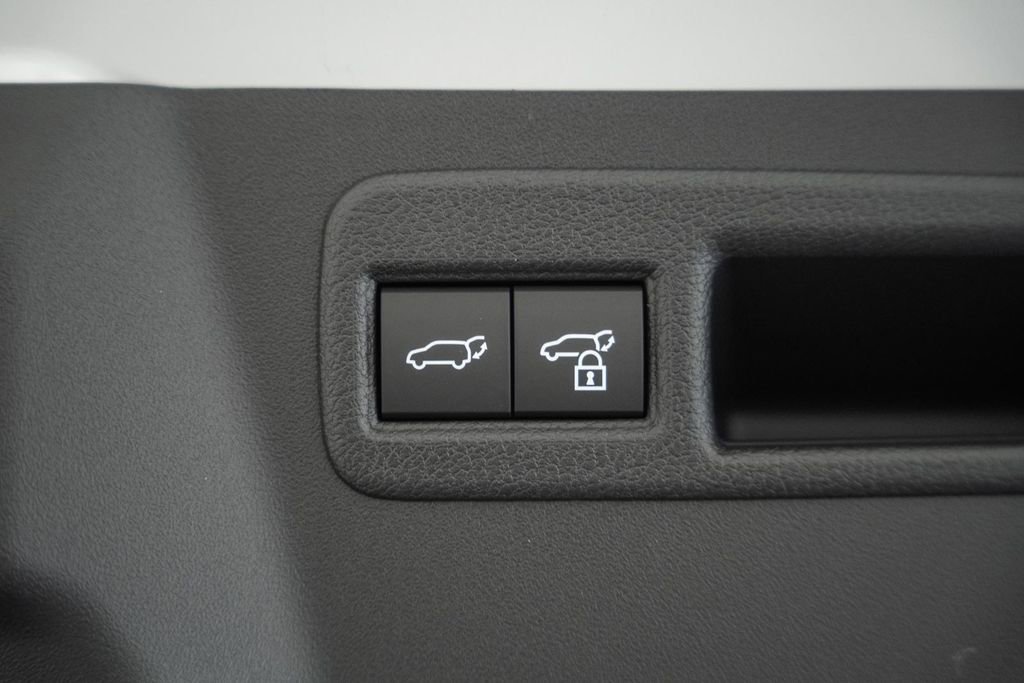 New 2026 Toyota C-HR image 11