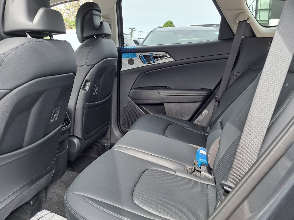 New 2026 Kia Sportage EX AWD/4WD image 13