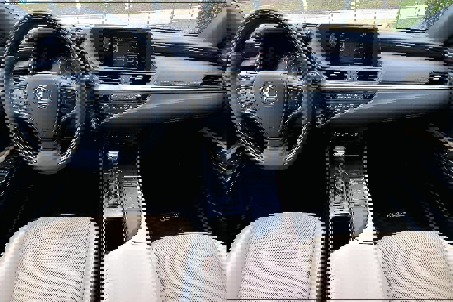 Used 2019 Lexus ES 350 w/ Premium Package image 16