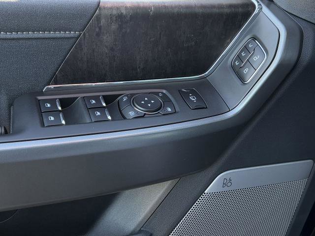 New 2026 Ford F250 Lariat w/ Black Appearance Package AWD/4WD image 25