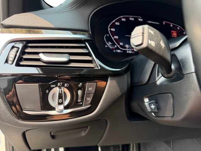 Used 2020 BMW M550i xDrive w/ Executive Package AWD/4WD image 19