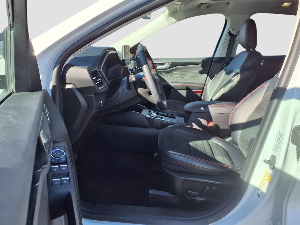 Used 2022 Ford Escape SEL w/ SEL Stealth AWD Package image 27