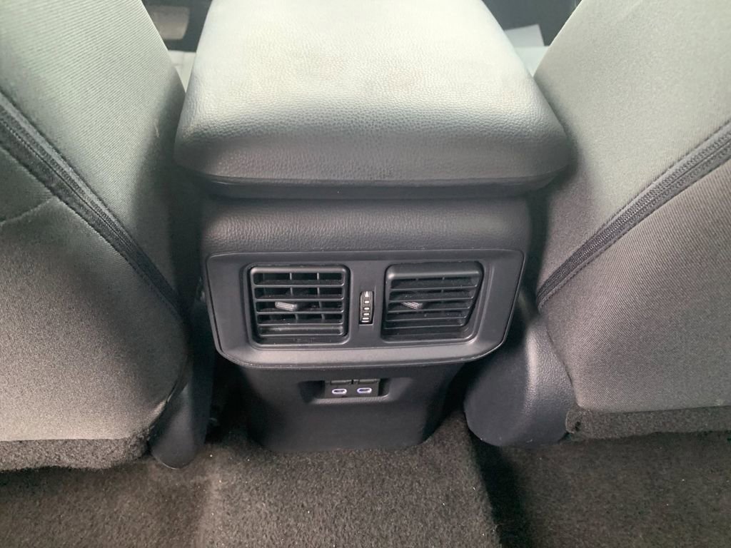 Used 2025 Toyota RAV4 XLE image 16