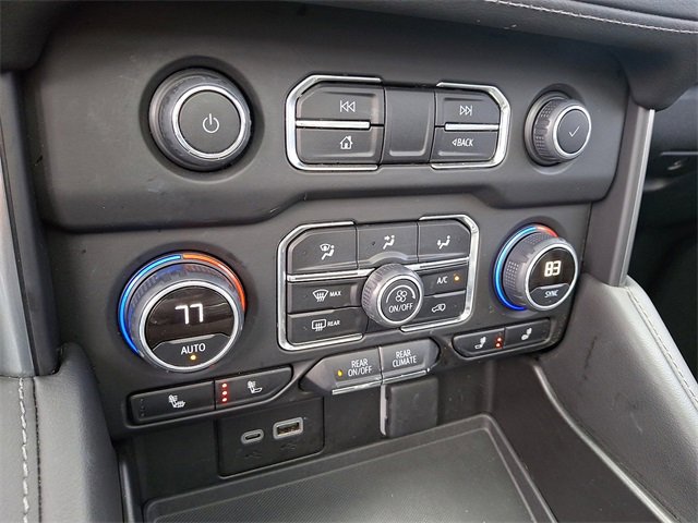 Used 2023 Chevrolet Suburban Z71 w/ Luxury Package image 20