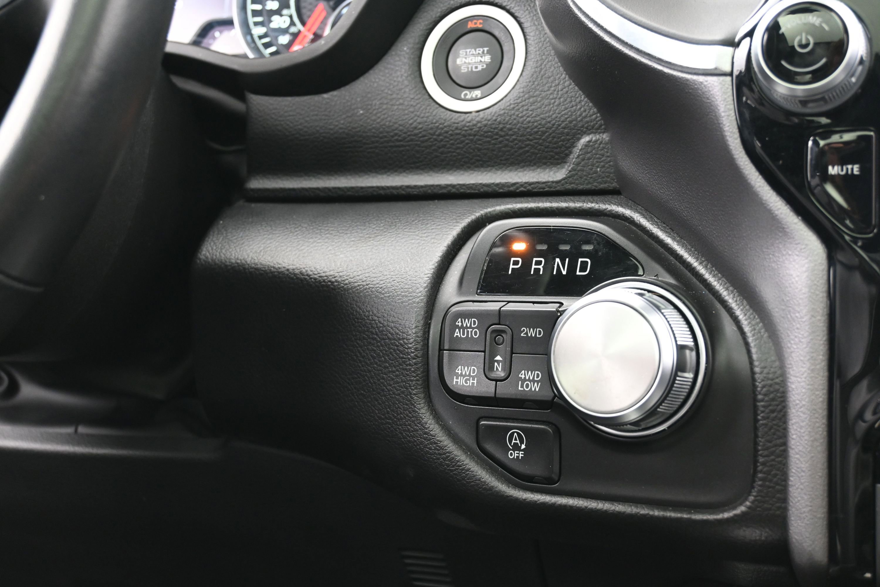 Used 2023 RAM 1500 Laramie AWD/4WD image 36