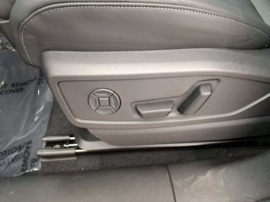 Used 2025 Audi Q5 Premium Plus w/ Premium Plus AWD/4WD image 19