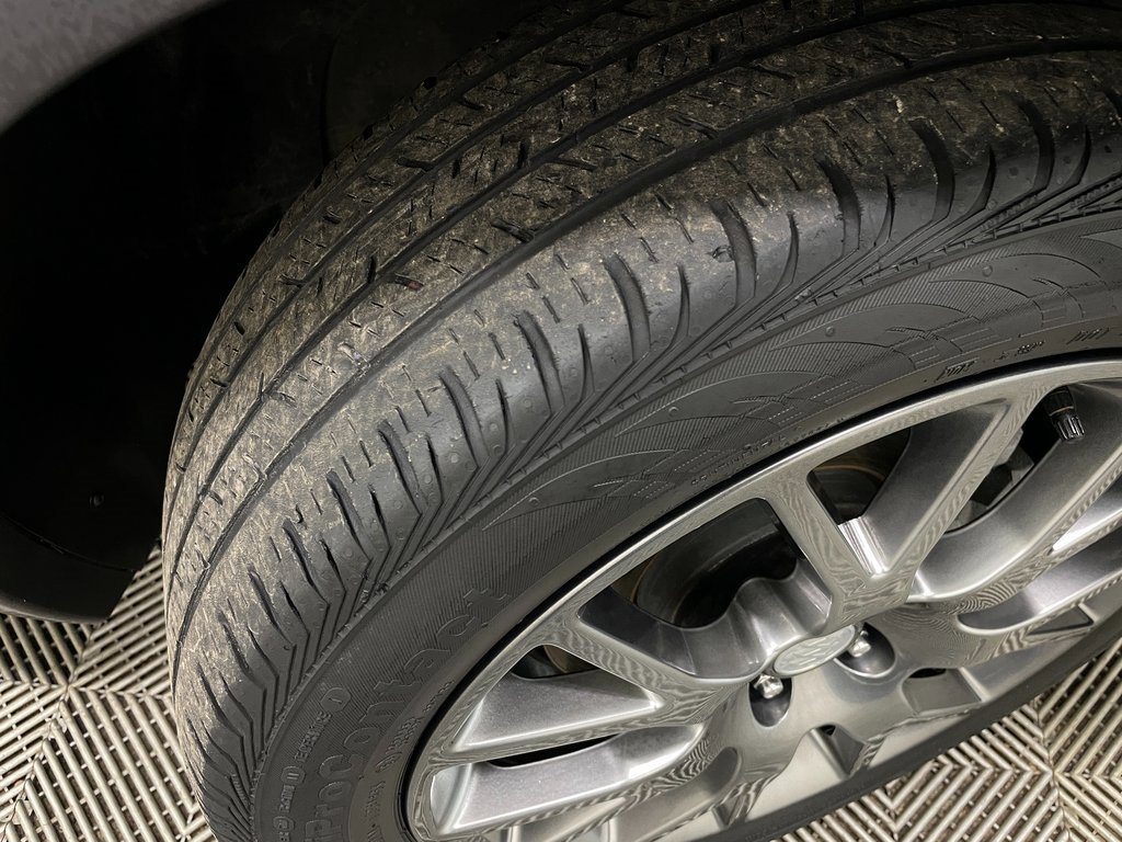 Certified 2019 Buick Encore Sport Touring w/ Safety Package image 44