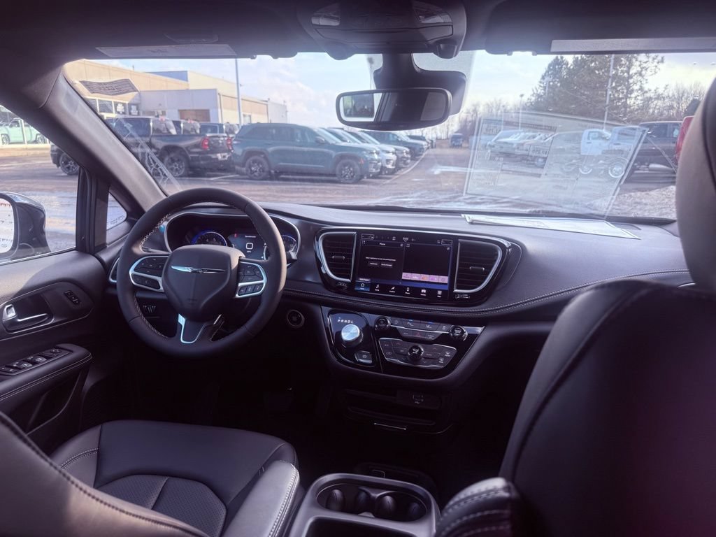 New 2026 Chrysler Pacifica Select FWD image 29