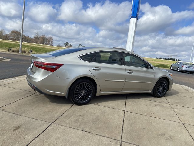 Used 2017 Toyota Avalon Touring image 11