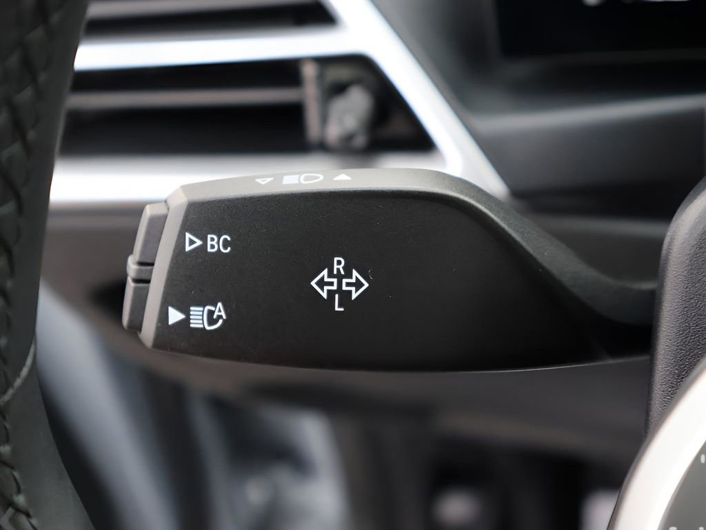 Used 2025 BMW 330i xDrive Sedan AWD/4WD image 37