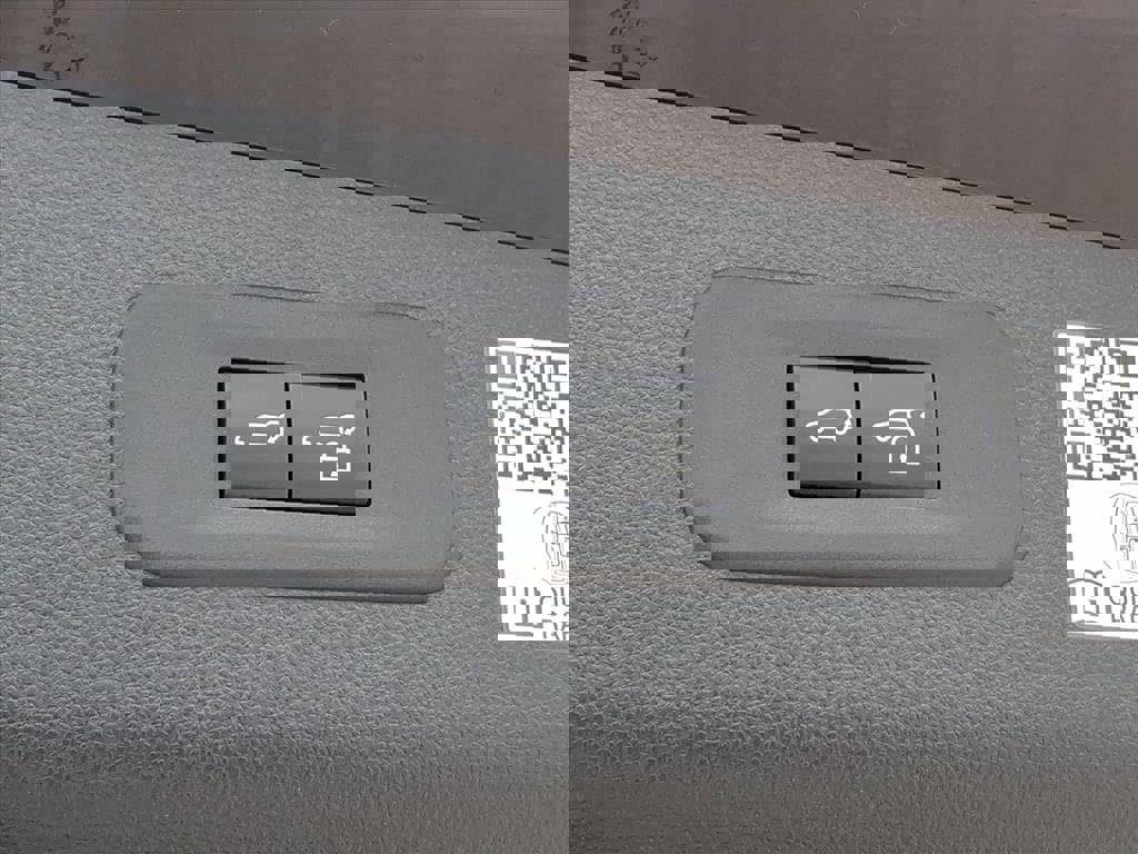 New 2025 Toyota Crown Signia XLE image 6