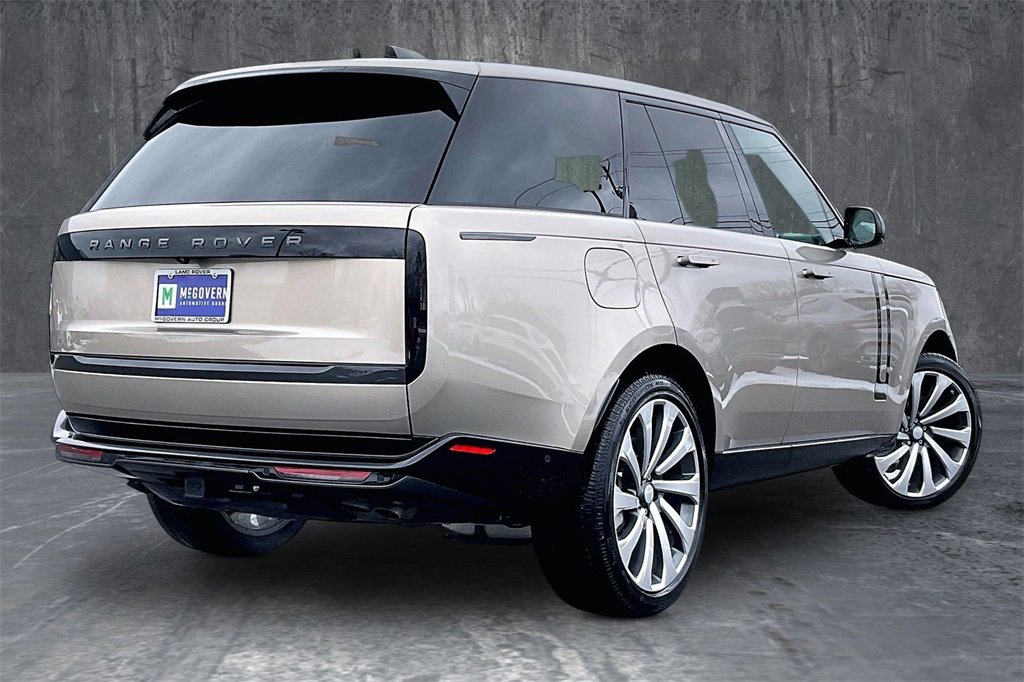 Used 2025 Land Rover Range Rover SE image 6