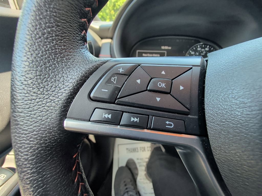 Used 2021 Nissan Kicks SR w/ Interior Electronics Package FWD image 17