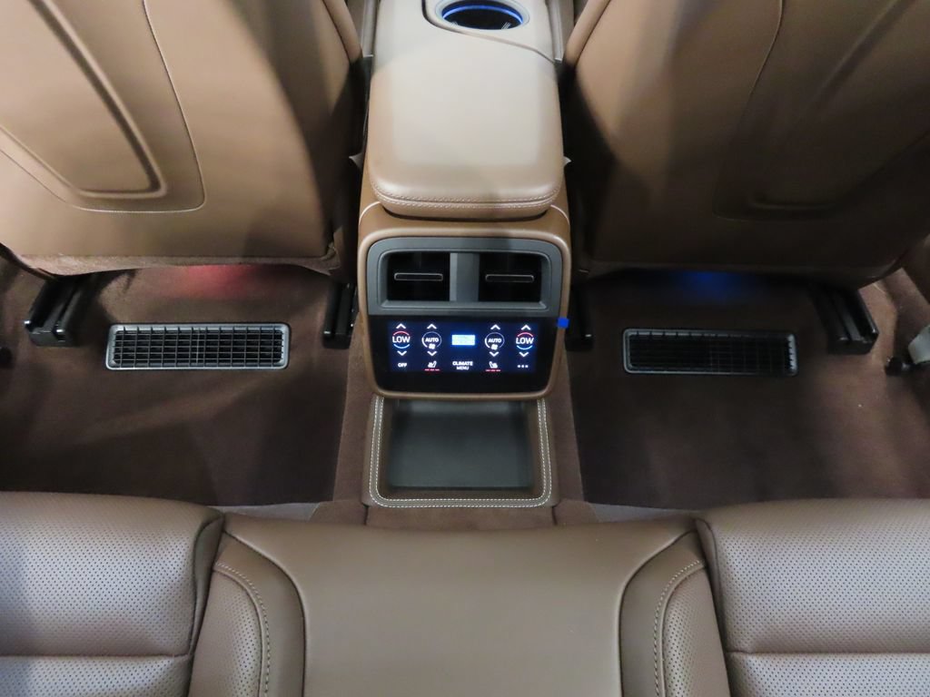 New 2026 Porsche Taycan 4S AWD/4WD image 34