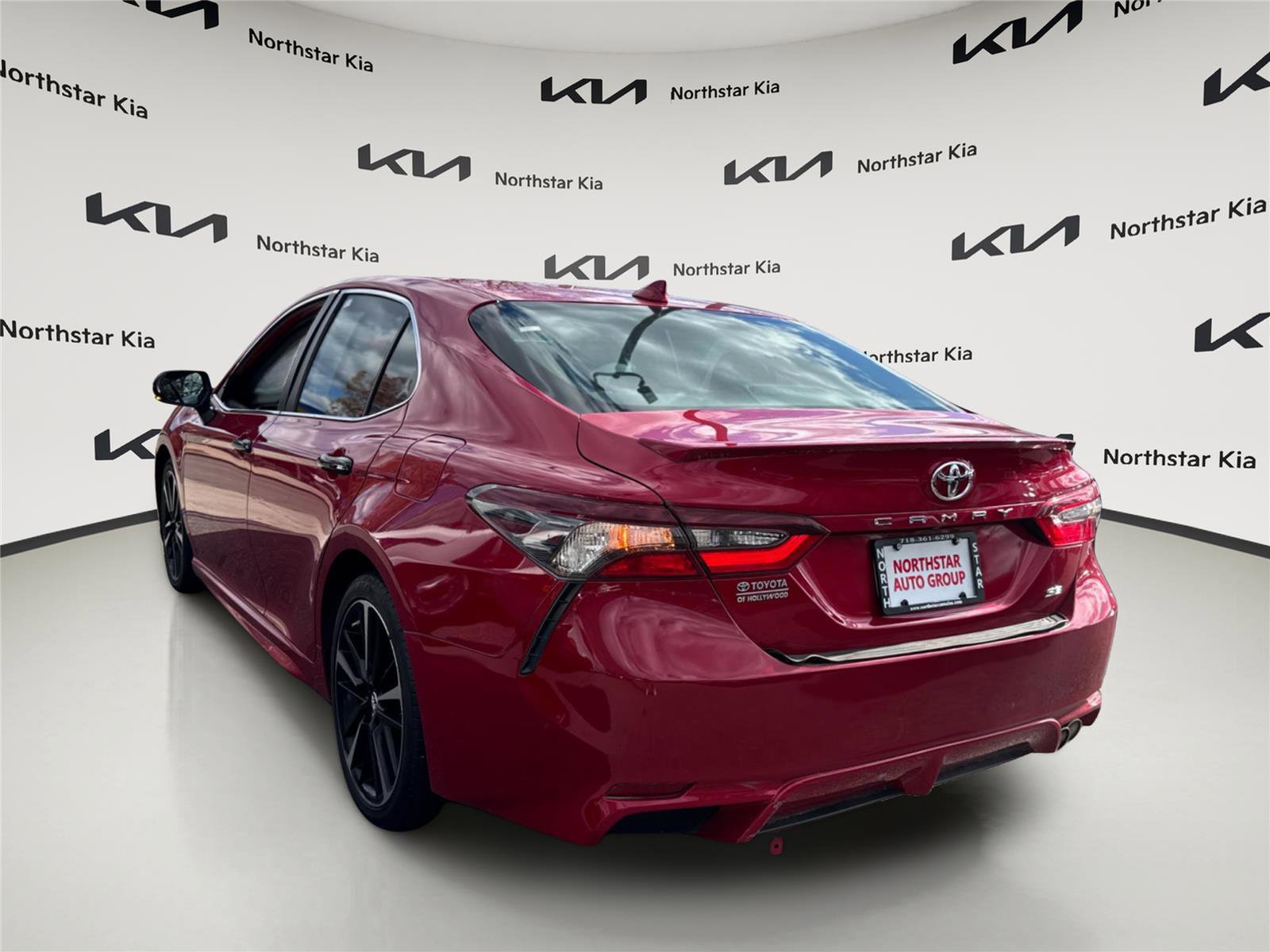 Used 2022 Toyota Camry SE w/ Audio Upgrade Package image 6