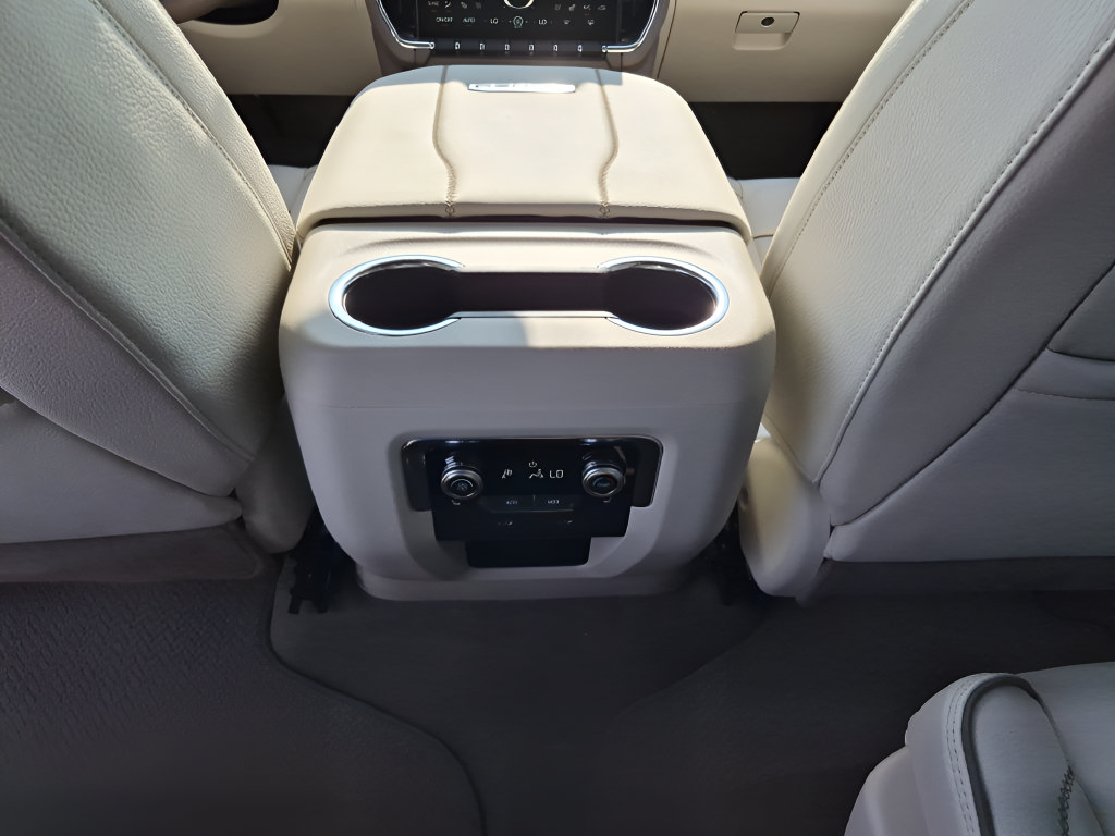 New 2026 GMC Yukon Denali w/ Denali Reserve Package AWD/4WD image 31