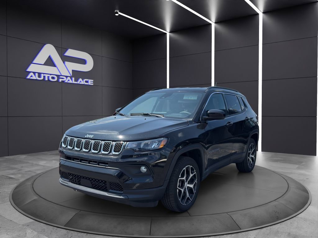 Used 2024 Jeep Compass Latitude image 1