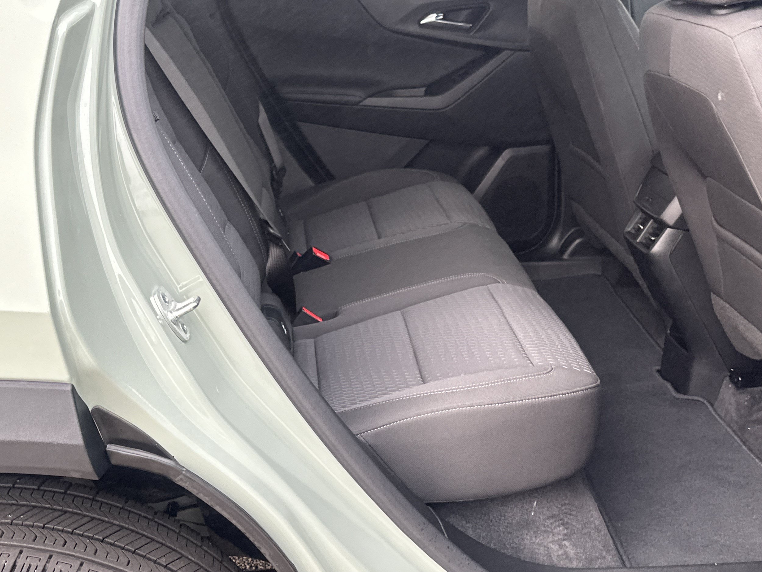Used 2025 Chevrolet Equinox LT w/ Midnight Edition FWD image 15