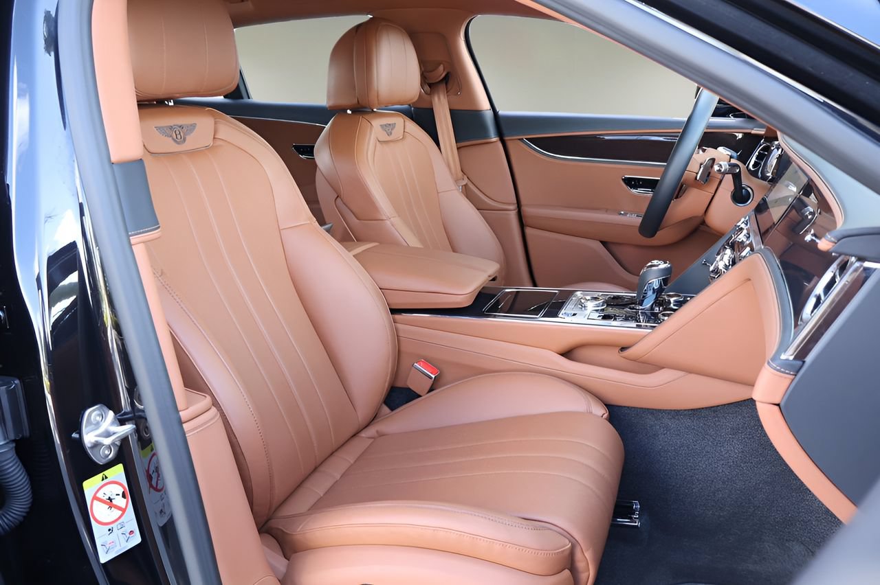 Used 2024 Bentley Flying Spur V8 AWD/4WD image 23