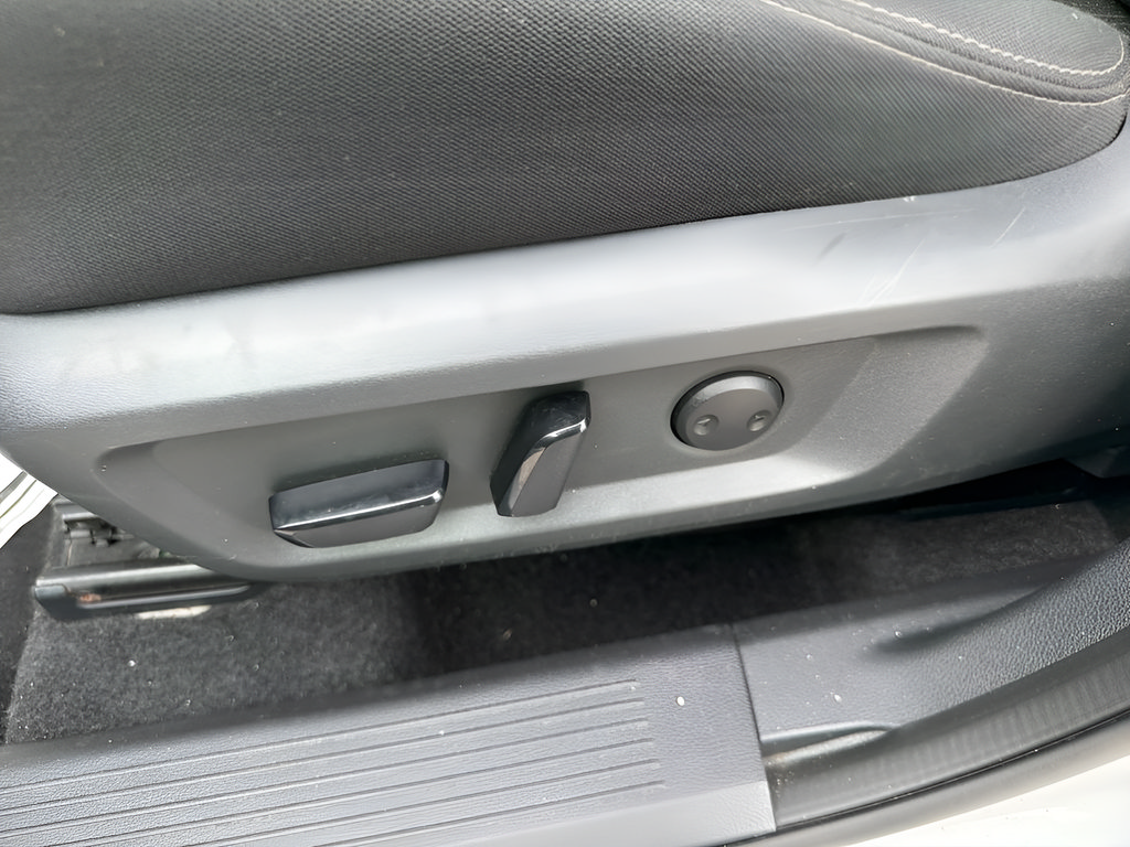 Certified 2024 Nissan Rogue SV AWD/4WD image 43