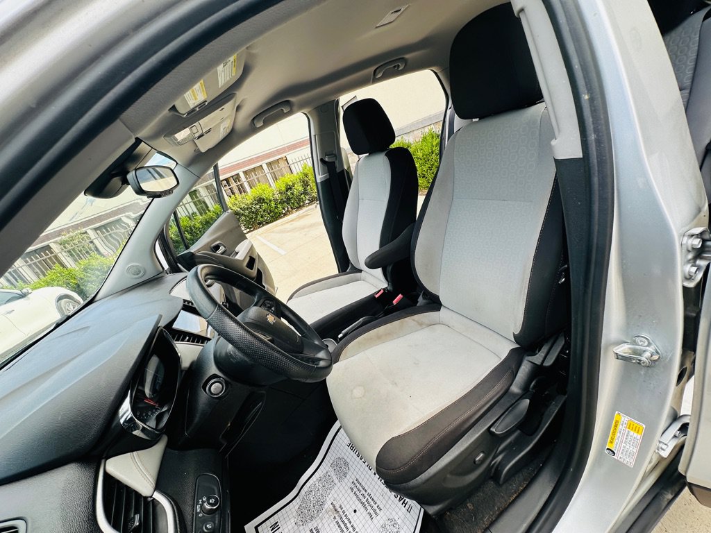Used 2019 Chevrolet Trax LS w/ Tint and Cruise Package FWD image 11