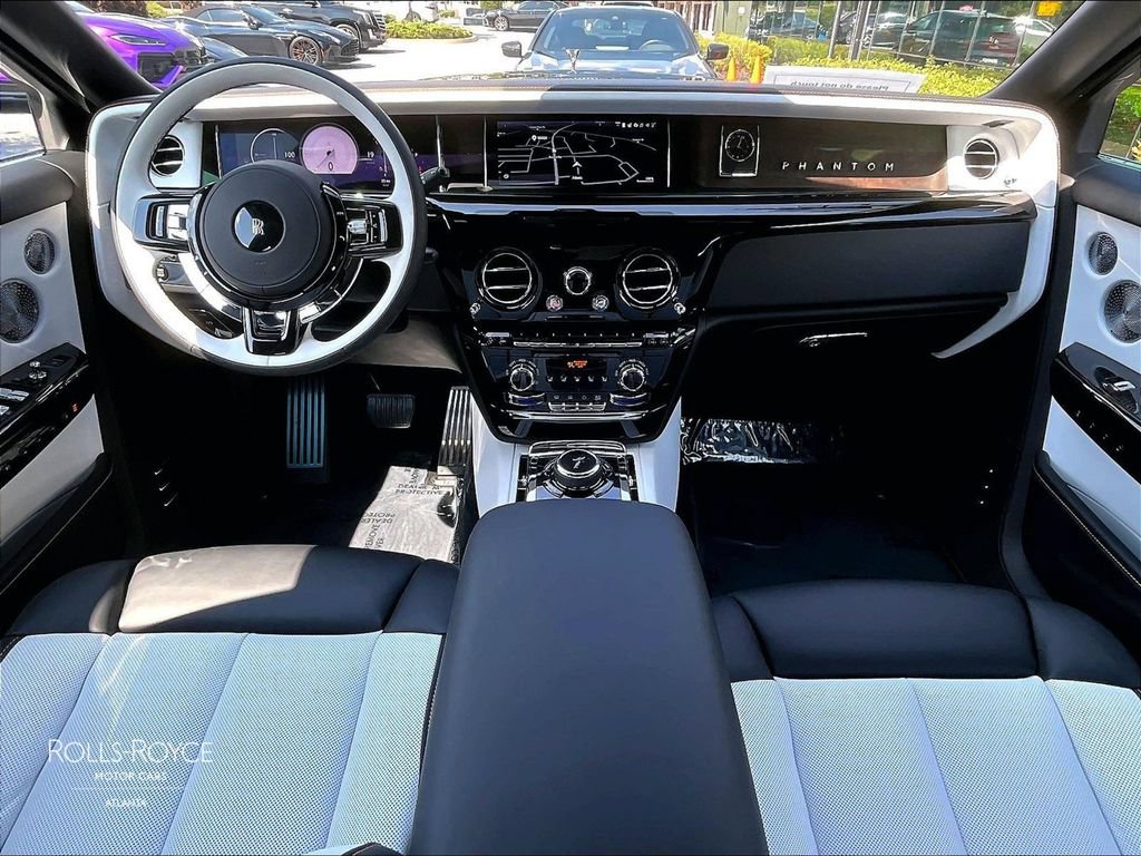 New 2027 Rolls-Royce Phantom Extended Wheelbase RWD image 5