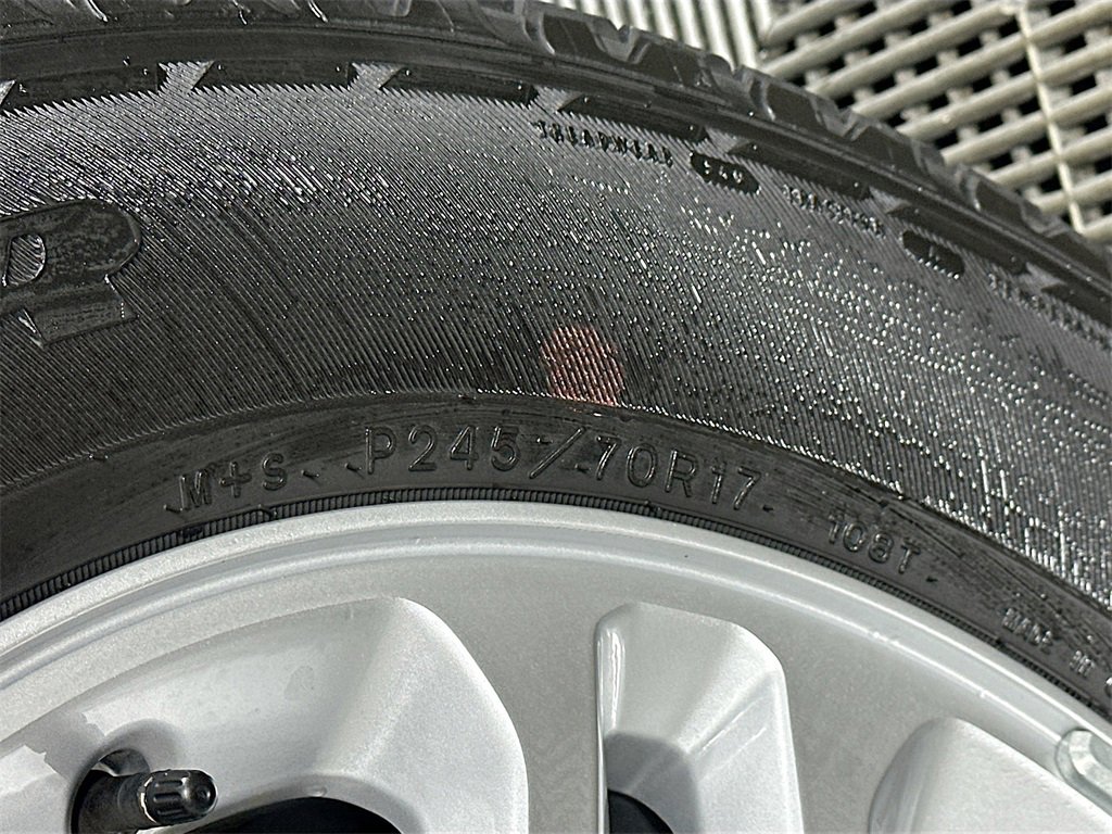 Used 2024 Jeep Grand Cherokee Laredo w/ Luxury Tech Group I image 33