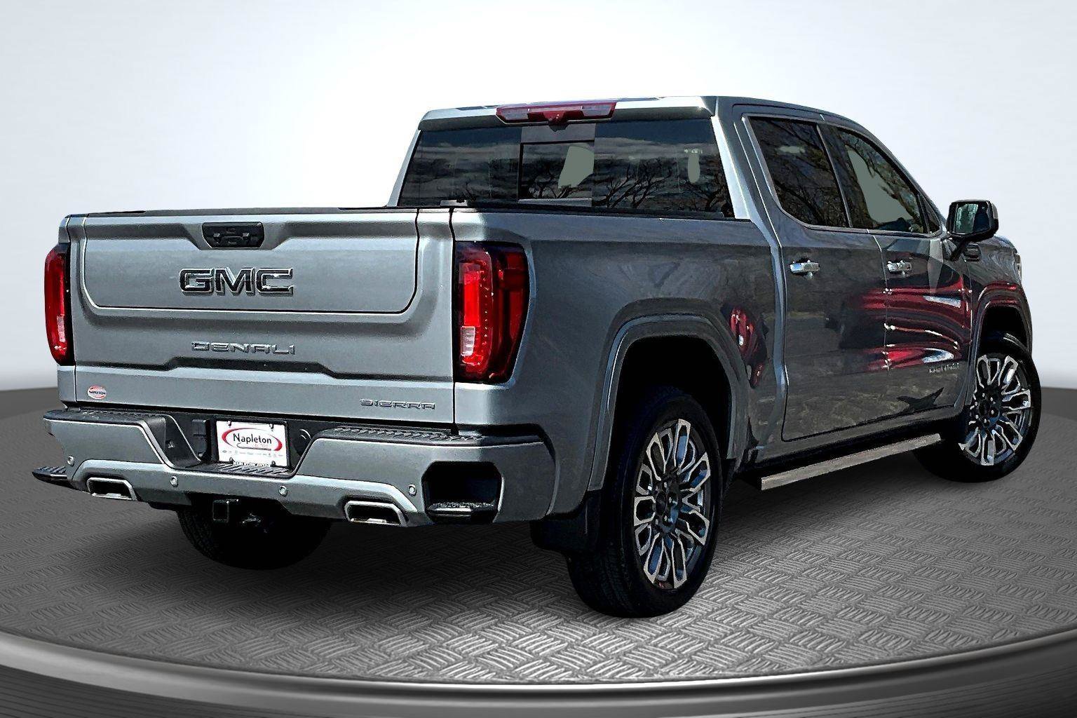 Used 2024 GMC Sierra 1500 Denali Ultimate AWD/4WD image 2
